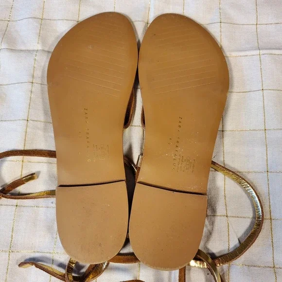 Zara Women's Gold Leather Flat Strap Gladiator Sandals Size 40 Bohemian - Picture 3 of 5